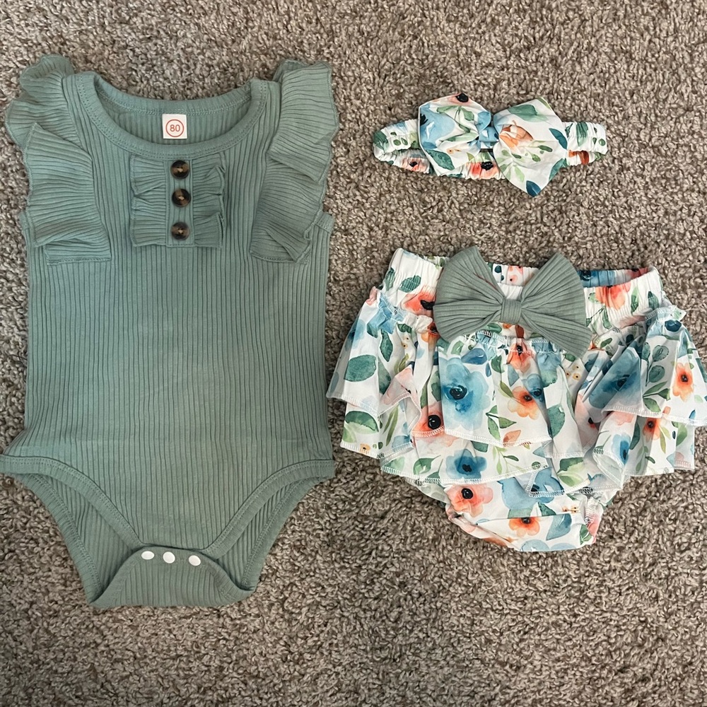 Green Ruffled Baby Onesie Set with Floral Bloomers and Headband